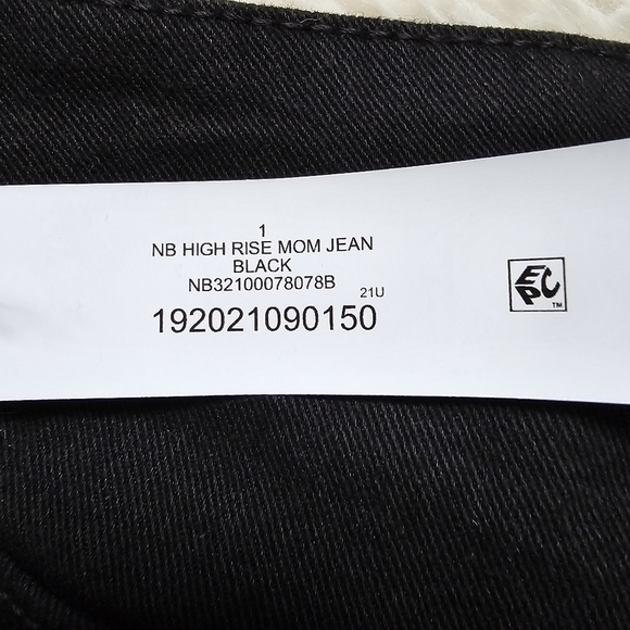 NWT No Boundaries Juniors Black Jeans Size 1 High Rise Mom Jean - Picture 6 of 10